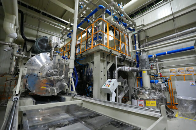 [르포] ‘국산’ LFP 양극재 첫 양산 목전…엘앤에프 파일럿 라인 가보니