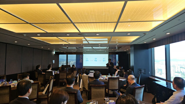 [현장] AI 시대 기업 경쟁력은…”사람·솔루션·데이터가 삼각축”