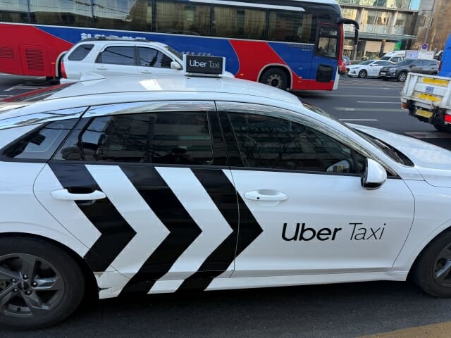 네이버 손잡은 ‘우버’…카카오T 독주에 맞불 통할까