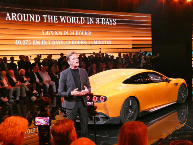 벤츠 전동화·디지털화 이끈 CTO 은퇴…세대교체 가속화