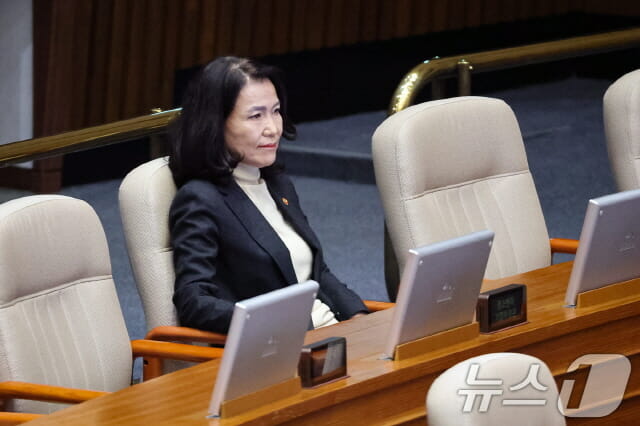 ‘이진숙 임기 종료’ 방통위 폐지법, 국회 본회의 통과