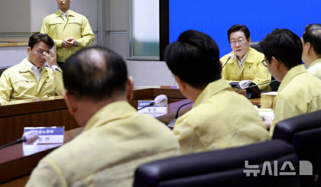 李대통령 “민생 관련 시스템, 밤 새서라도 복구해야”