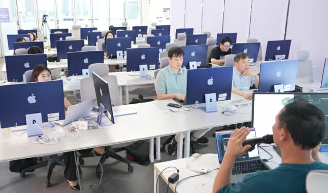 엘리스랩 ‘AI 리더스 포럼’에 기업 임원 약 220명 참여