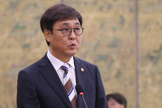 네이버, 웹툰 불공정 계약 지적에 “상생 기반 강화하겠다”