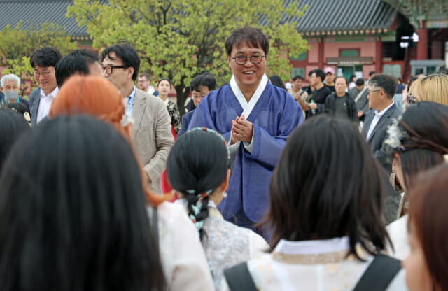 최휘영 문체부 장관, 추석 맞아 대표 문화시설 운영 현황 점검