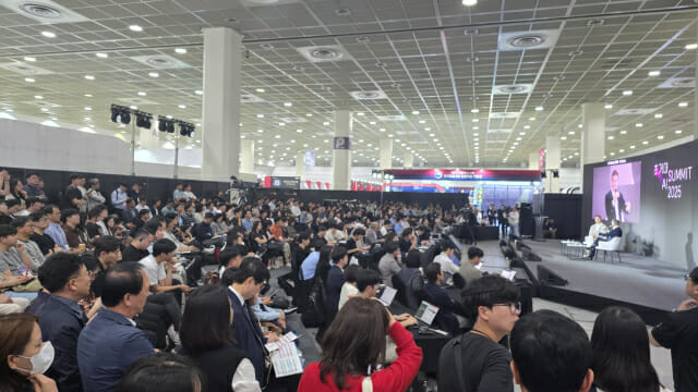 “韓 기술 원더풀”…6만명 몰린 AI 페스타, 국가대표 AI 행사 ‘우뚝’