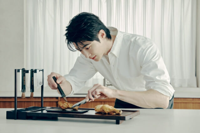 교촌치킨, 변우석 브로마이드 증정 행사 진행