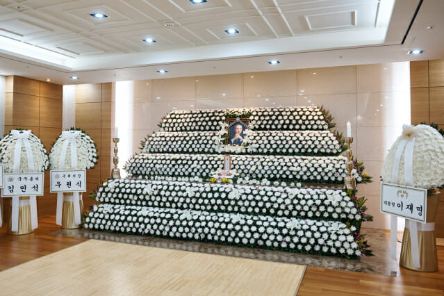 최창걸 고려아연 명예회장 빈소 이틀째 정재계 조문 잇따라