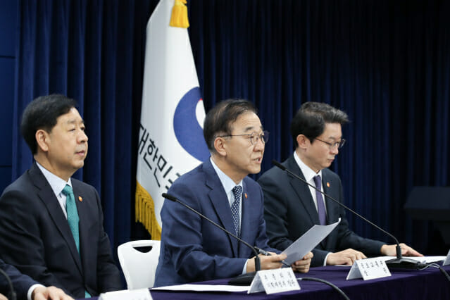 수도권·규제지역 집값 25억 넘으면 주담대 한도 2억원 제한