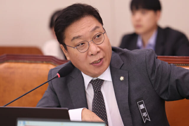 국힘 정연욱 의원, 프로야구 암표 문제 지적…”문체부 침묵에 암표상구단만 웃어”