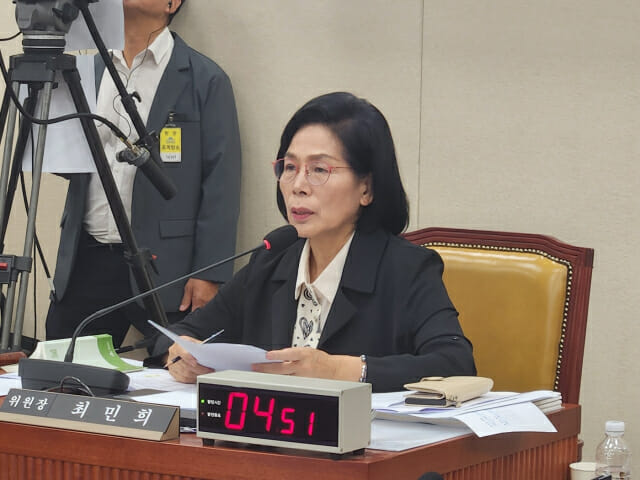 “인스타그램 연령인증 제도 없는데…청소년 보호 어떻게 하나”