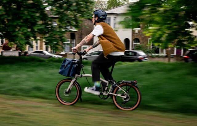 자유롭게 접고 펴는 전기 자전거 나왔다…가격 700만원