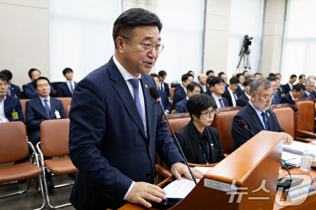 윤호중 행안부 장관 “국정자원 화재 피해 송구…모든 역량 총동원해 복구하겠다”