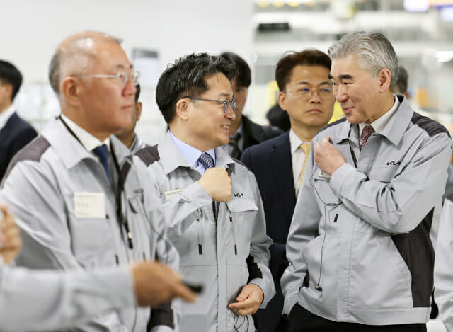 2030년 내연차-전기차 가격 같아진다…전기차 주행거리 1500km·충전시간 5분