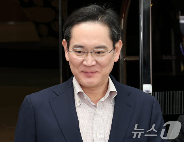 이재용 회장, UAE 출장길…AI 등 첨단산업 협력 논의