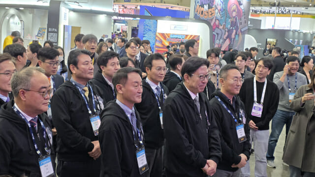 21주년 ‘지스타 2025’ 개막…주요 게임사 대표 현장 둘러봐