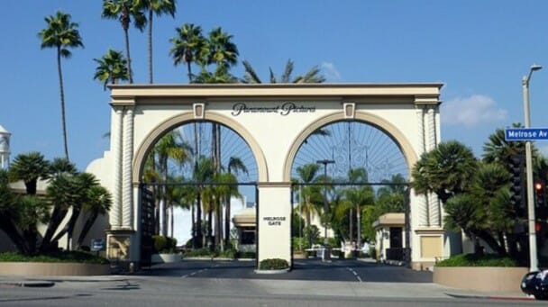 파라마운트, 4.4조원 덜 쓰고 1600명 내보낸다