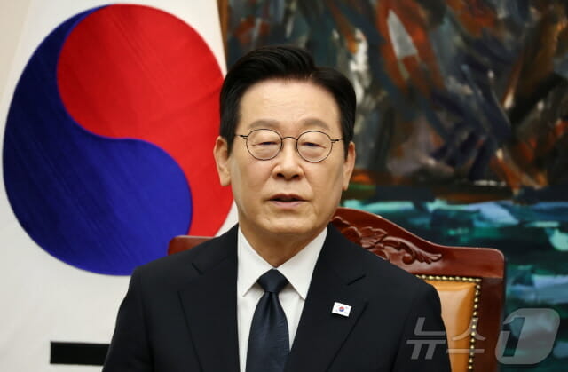 李대통령 “AI시대 준비 투자확대, 성장 토대 다지겠다”