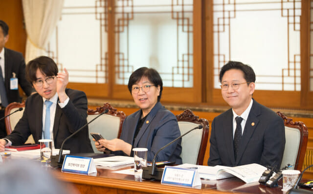 “K-문샷 프로젝트 내년 시동…연구개발 생태계 75개 항목 혁신”