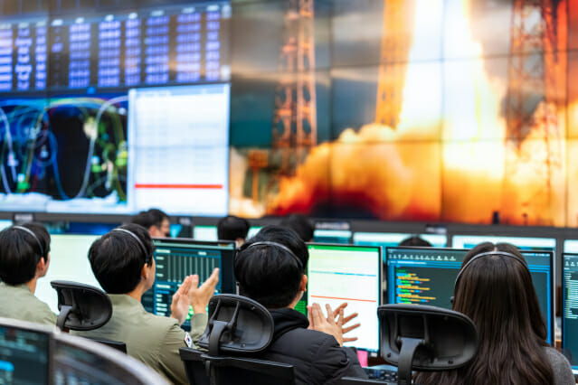 아리랑 7호 최종 점검…영상전송 장비·자세잡는 자이로 모두 “정상”