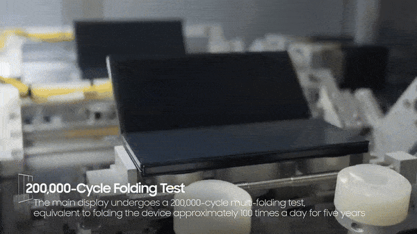 “20만 번 접어도 멀쩡”…갤럭시Z 트라이폴드 테스트 영상 화제
