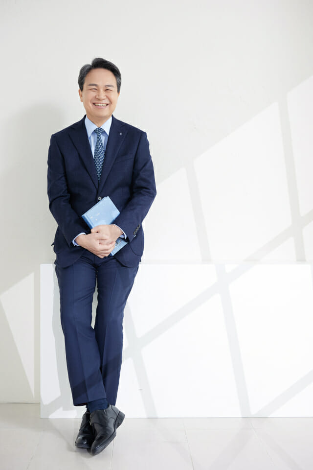 [속보] 진옥동 신한금융 회장 연임