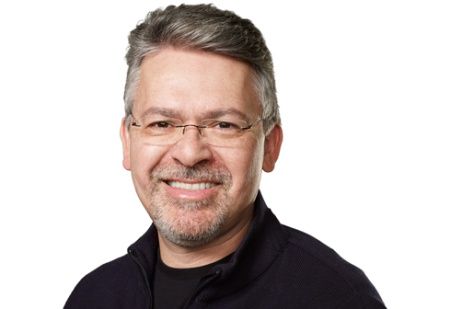 애플 AI 총괄 물러난다…’시리’ 어떻게 되나