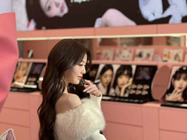 장원영 렌즈 ‘하파크리스틴’ 매장, 뭐가 다를까 들어갔더니