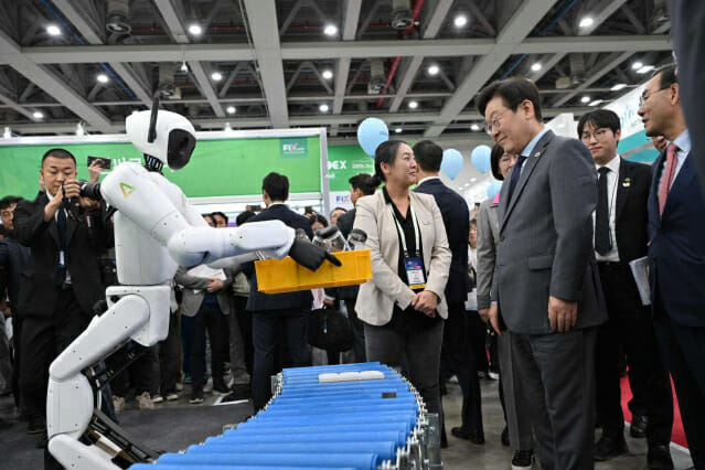 [단독] HL만도, 원주공장에 국산 휴머노이드 ‘앨리스 M1’ 투입