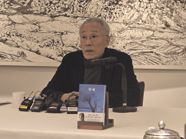 챗GPT로 밑그림 그린 황석영, 기자는 어디까지 쓸 수 있나