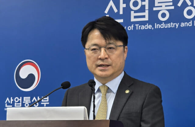 5차 석유 최고가격 동결…리터당 휘발유 1934원·경유 1923원