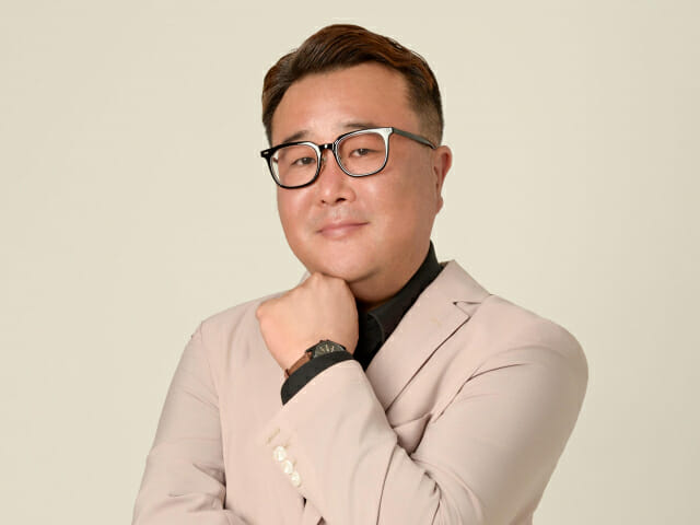 [이창근의 헤디트] 밤은 빛만으로 완성되지 않는다