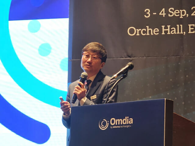“애플, 메모리 여파로 맥북프로 전략 수정…LCD·OLED 병행 판매”
