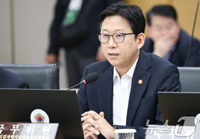 배경훈 “독파모·프런티어 AI 함께 간다”…韓 AI 전략 ‘두 축’